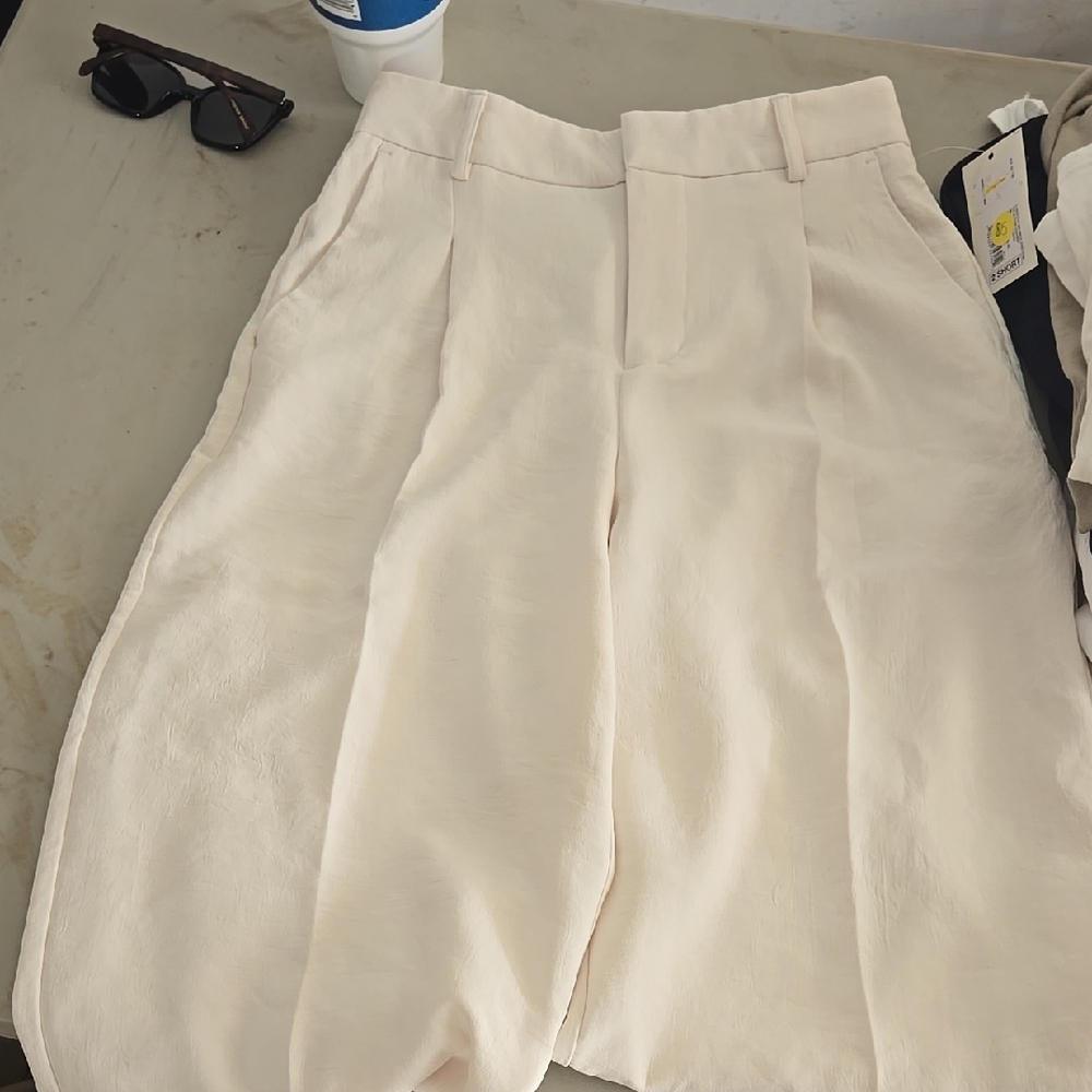 Women's Cream Shorts